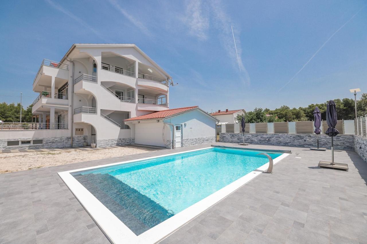 Apartments Nicola With Private Pool Bibinje Exterior photo