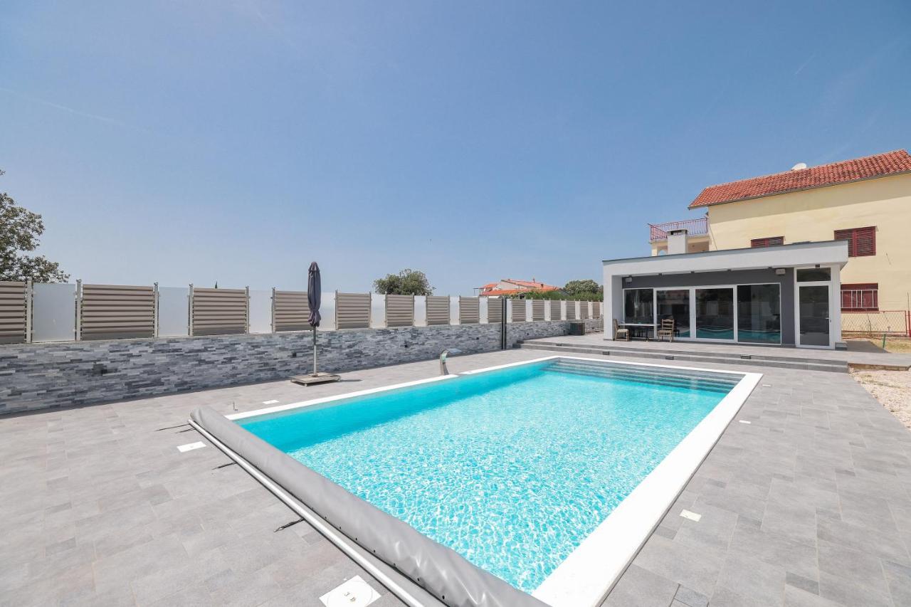 Apartments Nicola With Private Pool Bibinje Exterior photo