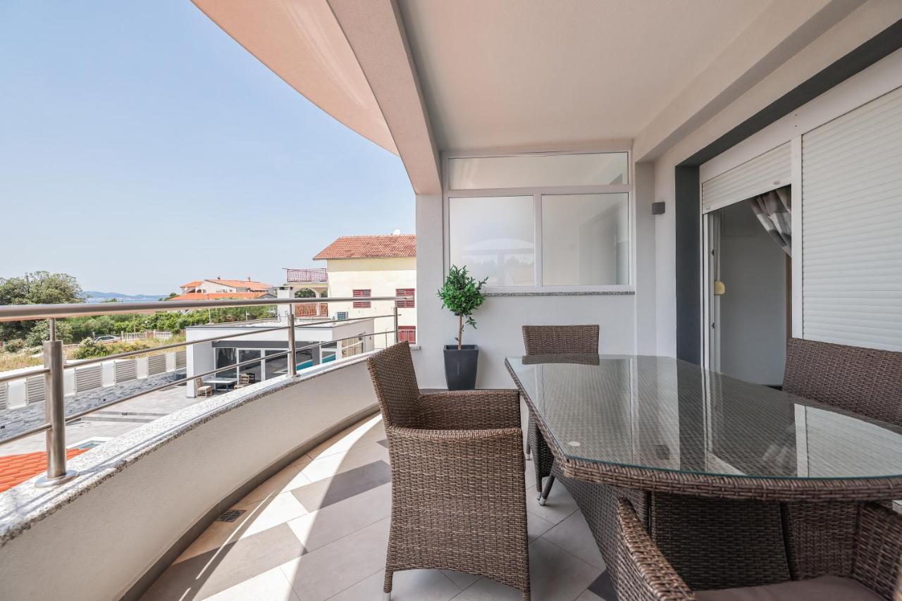 Apartments Nicola With Private Pool Bibinje Exterior photo