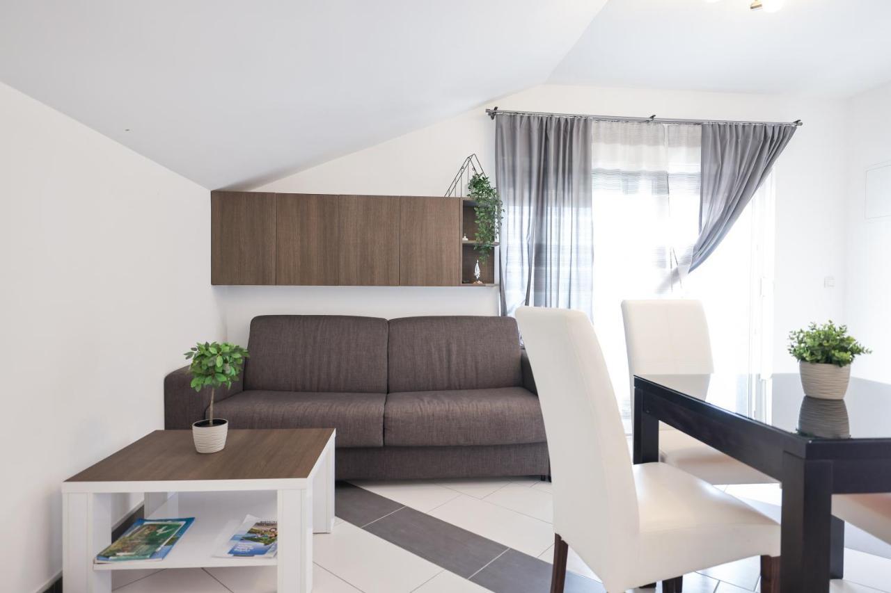 Apartments Nicola With Private Pool Bibinje Exterior photo