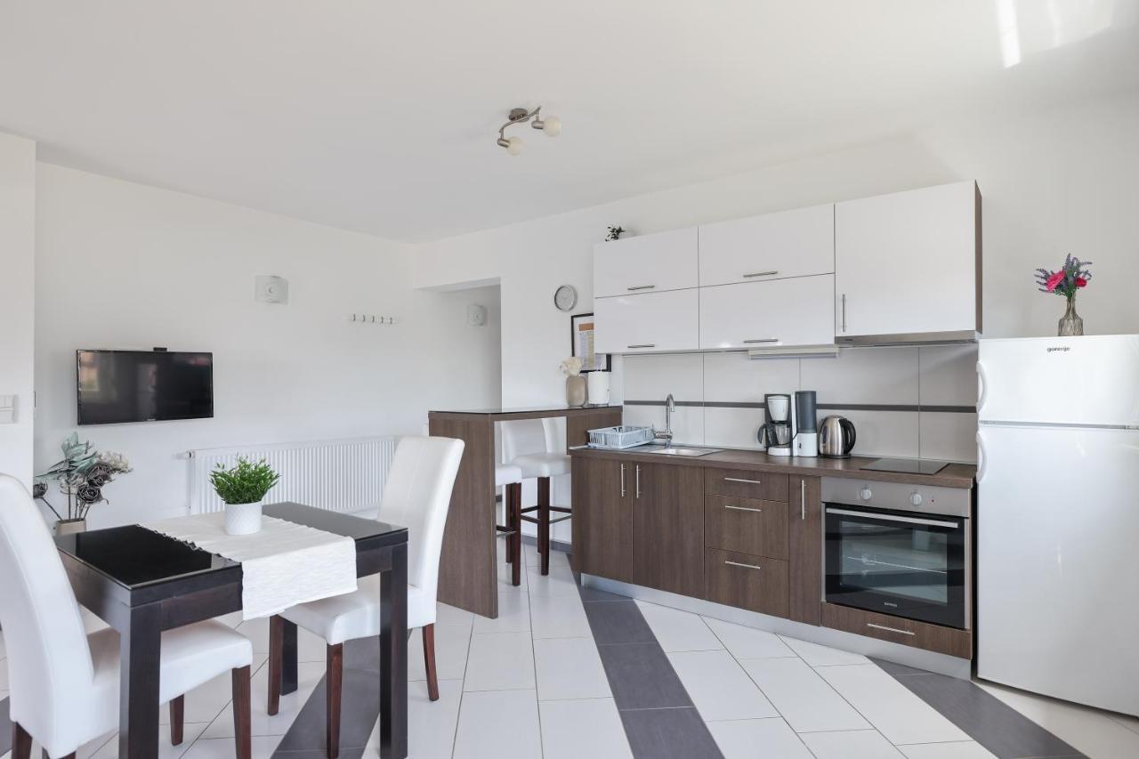 Apartments Nicola With Private Pool Bibinje Exterior photo