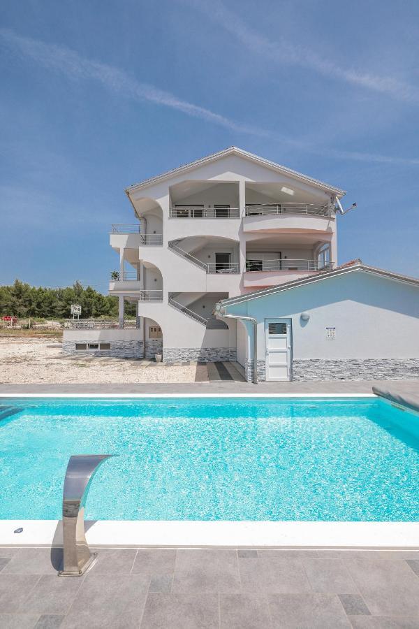 Apartments Nicola With Private Pool Bibinje Exterior photo